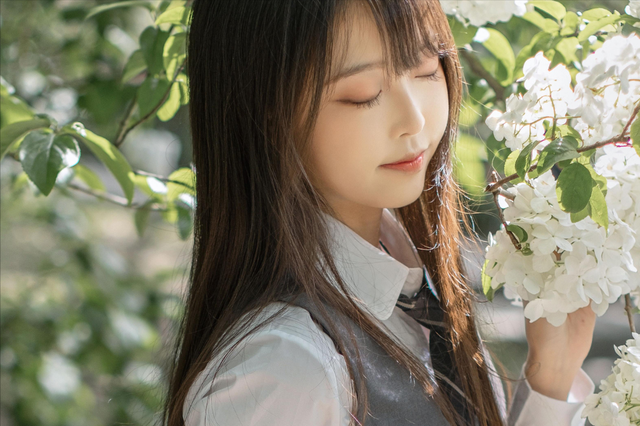 女性的胸部“大小”，与什么有关？木瓜真能“丰胸”吗？不妨了解