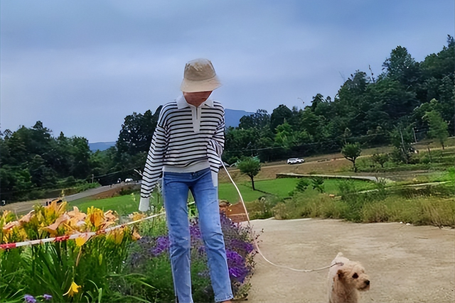 24岁女孩烧伤928天后重生!12次手术仍不放弃,向河南灾情捐500元