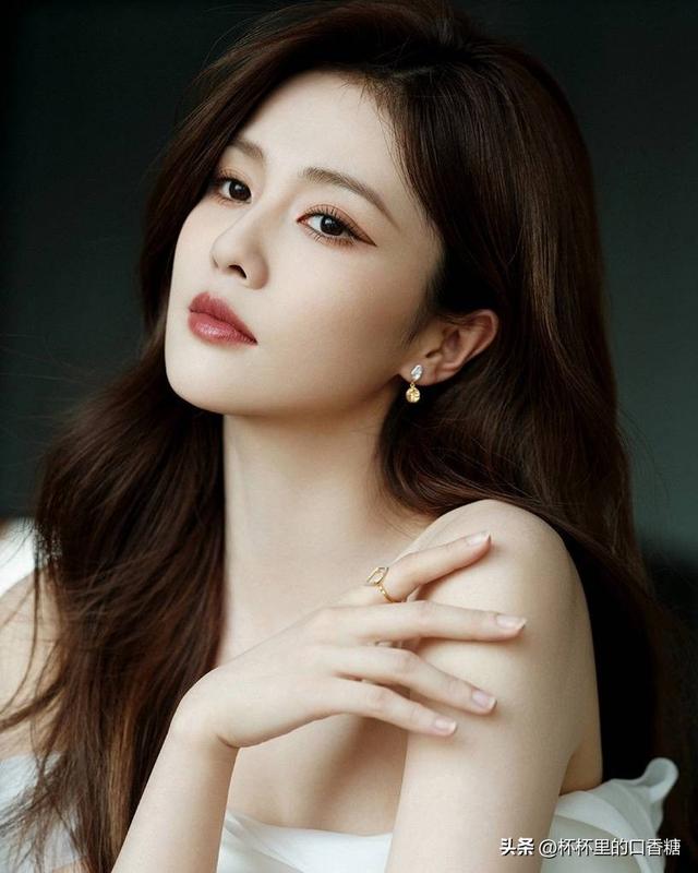 网评90后最高颜值女星！杨紫第八，白鹿第五，热巴＆娜扎谁最美？