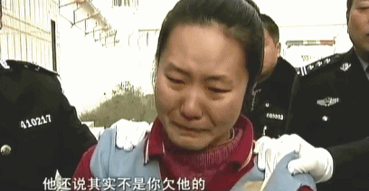 女犯人执行死刑真实影像，面无表情等待死亡，记者一句话让她破防