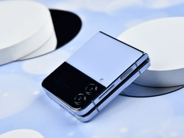 给女朋友选新年礼物,这几款小折叠屏非常合适