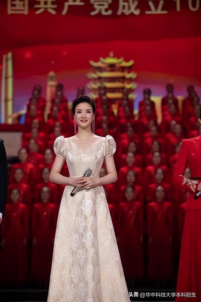 气质出众!毕业于华中科技大学,这位女神主持人屡登央视,“跨界”出演电视剧