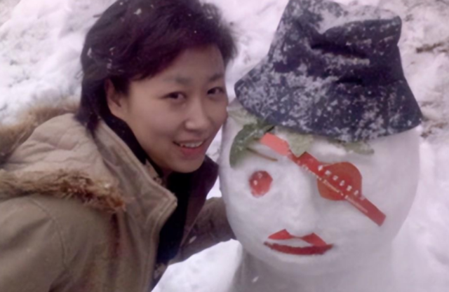 著名主持人魏笑：新婚24小时离世，痴情丈夫为爱守护15年至今未娶