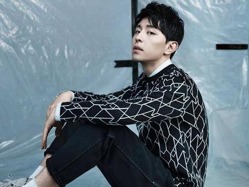 邓伦王柳雯口红广告，动作超级亲密，粉丝要吃醋了吧