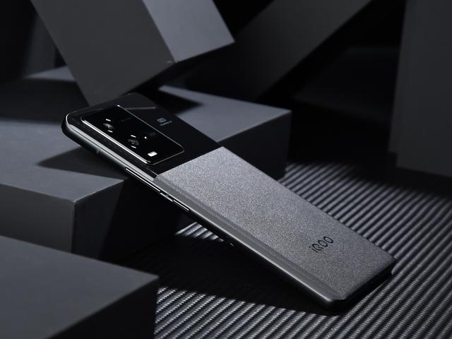 iQOO 10性能实测,玩儿转游戏不用必须是“游戏手机”