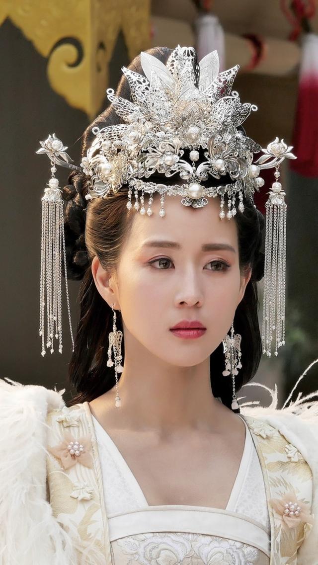 观众苦娱乐圈普女久矣，求求你们放过“天下第一美女”，行吗？