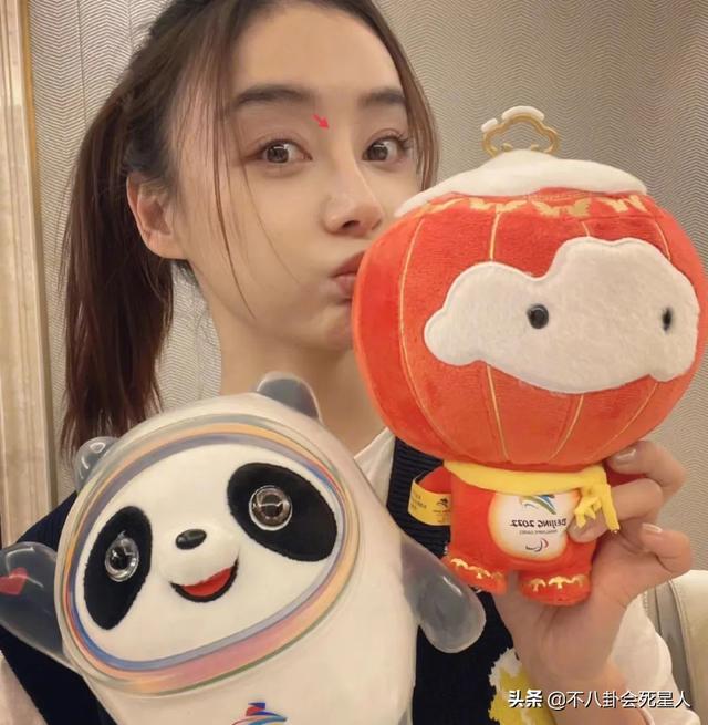 有种“整容”叫鼻子变了,萧亚轩近照像格格巫,袁姗姗认不出