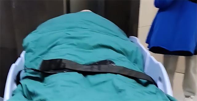 24岁女孩烧伤928天后重生!12次手术仍不放弃,向河南灾情捐500元