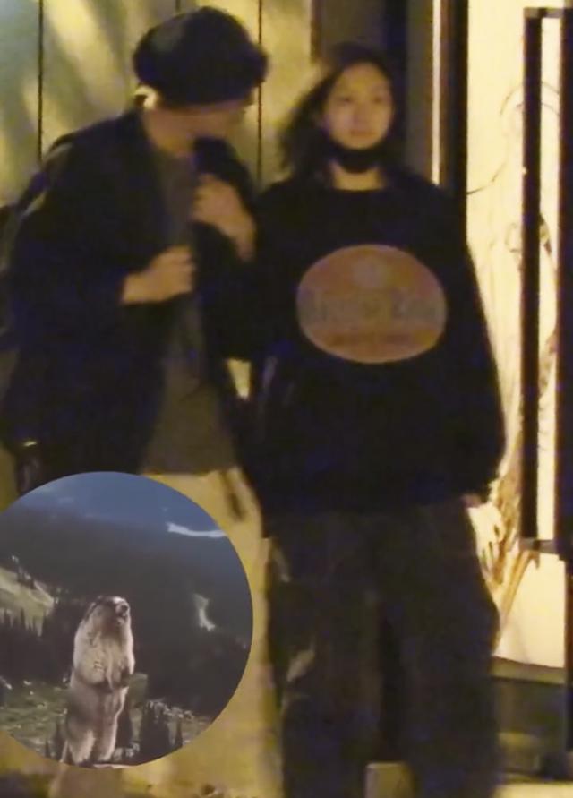 朱亚文与老婆深夜约会好甜蜜！街头搂抱热吻，相爱13年仍在热恋期