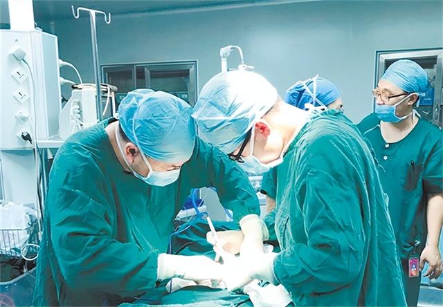 24岁女孩烧伤928天后重生!12次手术仍不放弃,向河南灾情捐500元