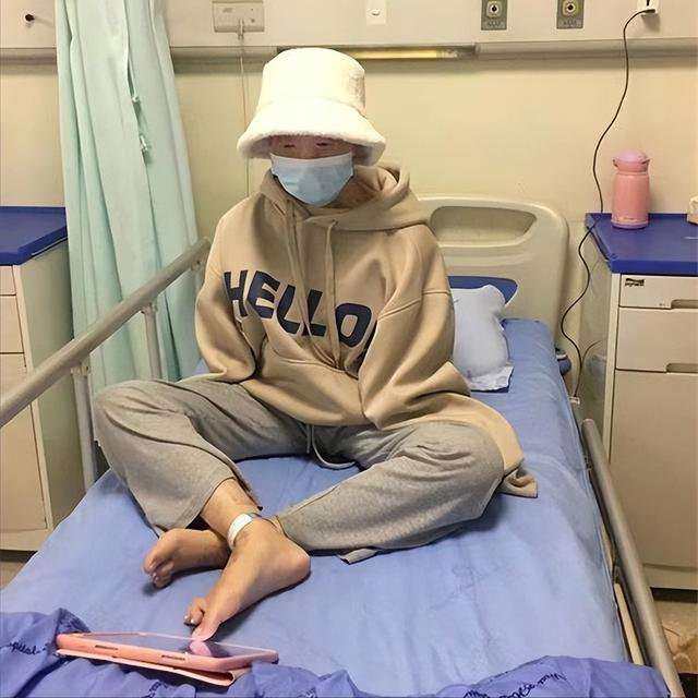 24岁女孩烧伤928天后重生!12次手术仍不放弃,向河南灾情捐500元