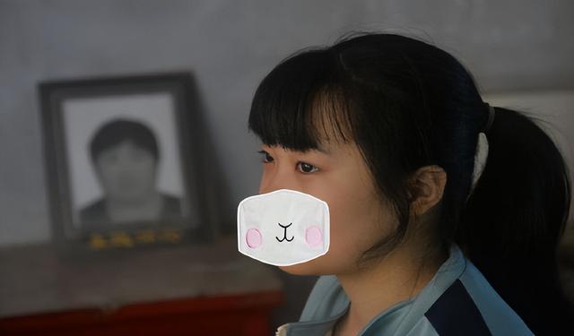 初二女生为活命扎针超25000次，其母亲两年前因病离世，当事人：很想妈妈，未来想当医生