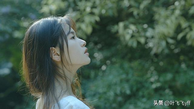 男人在喜欢的女人面前,会有三个“忍不住”,别不懂