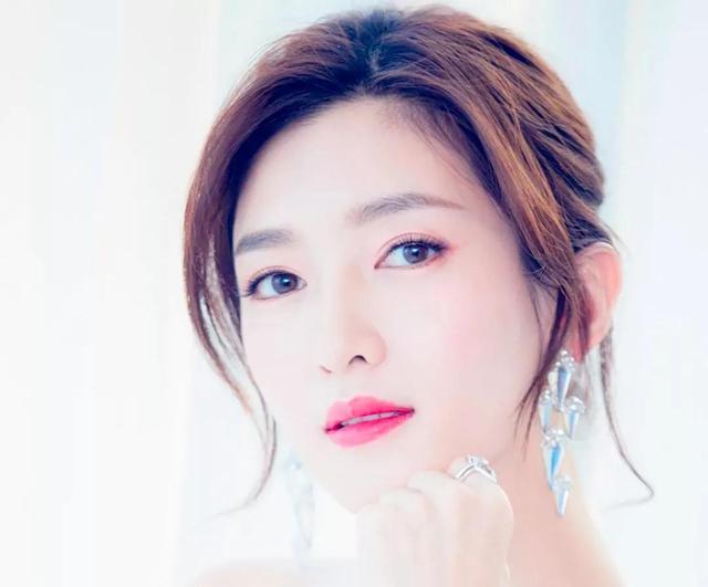 谁说上海美女少？这10位上海美女，个个美若仙女，把我都看呆了