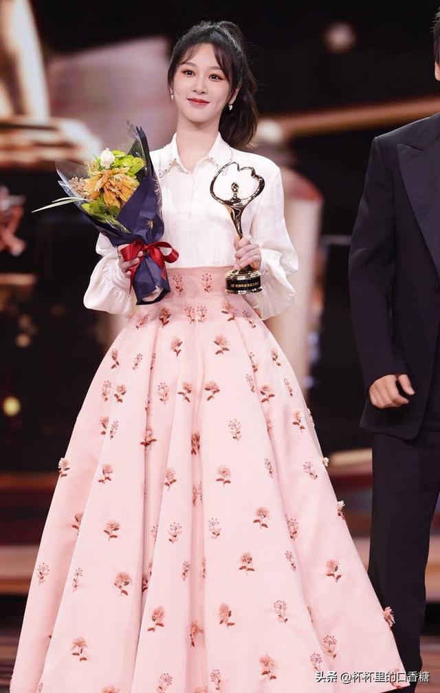 网评90后最高颜值女星！杨紫第八，白鹿第五，热巴＆娜扎谁最美？