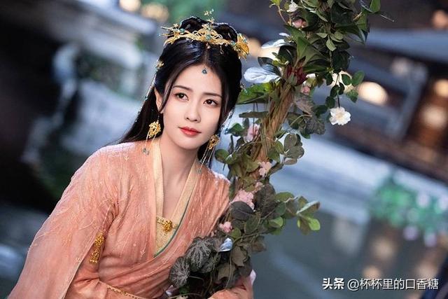 网评90后最高颜值女星！杨紫第八，白鹿第五，热巴＆娜扎谁最美？