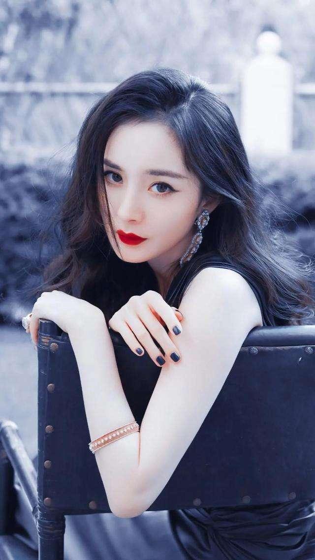 盘点2022十大人气女星，杨幂仅排第二，刘亦菲意外上榜