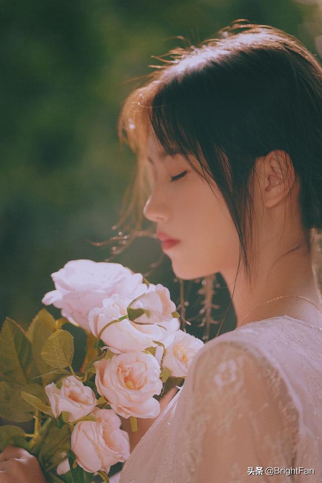极品美女白皙性感撩人唯美写真图片