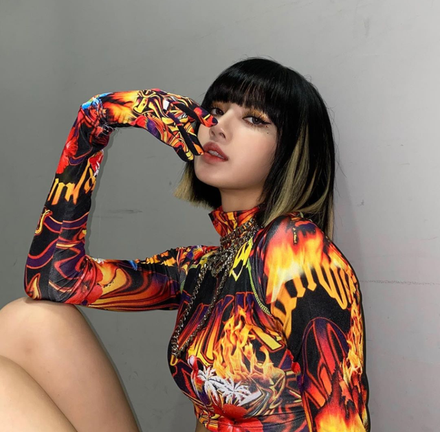 Lisa、Jennie这些充满魅力的娃娃脸女生，到底是怎么化妆的？