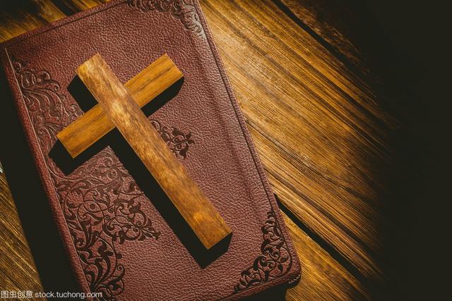 人面兽心！神父在1992年性侵了一家5姐妹，最小的妹妹才18个月