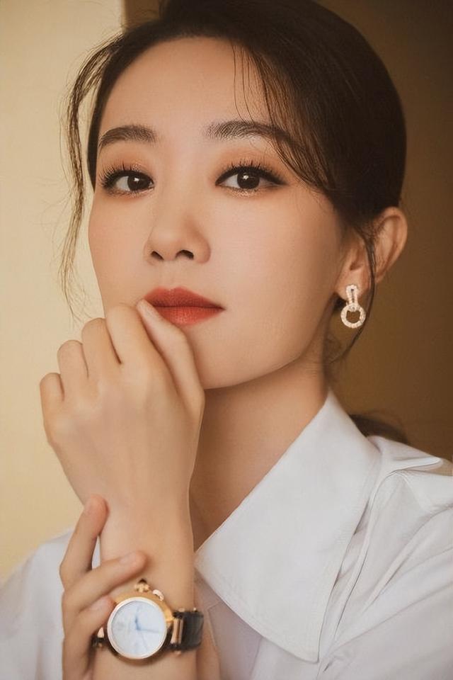 盘点2022十大人气女星，杨幂仅排第二，刘亦菲意外上榜