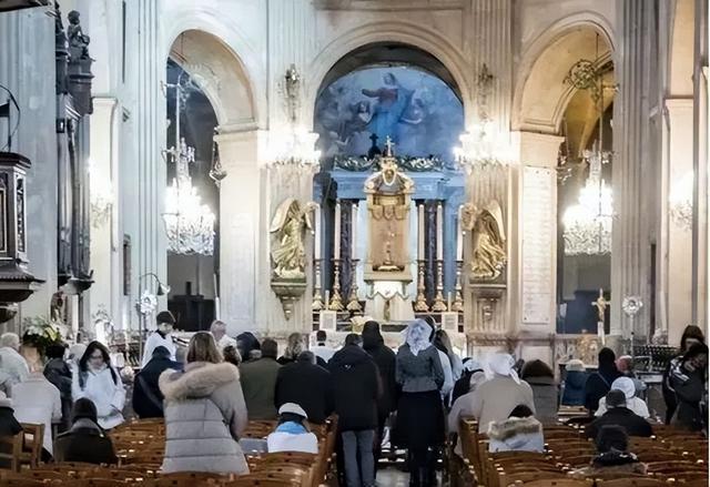 人面兽心！神父在1992年性侵了一家5姐妹，最小的妹妹才18个月