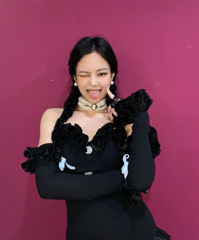 Lisa、Jennie这些充满魅力的娃娃脸女生，到底是怎么化妆的？