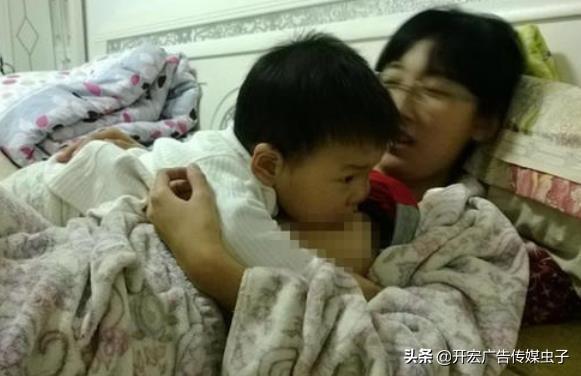 没有界限的母爱多可怕，14岁男孩睡前习惯“摸胸”，妈妈半夜惊醒