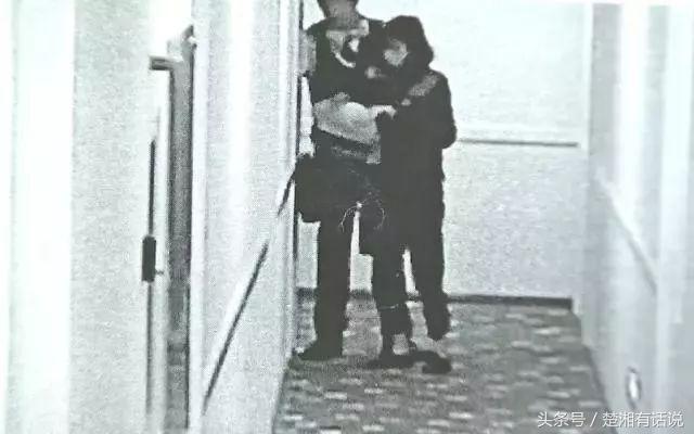 太恐怖，吃饭过程中美女被男网友下药事后强奸，监控曝光！