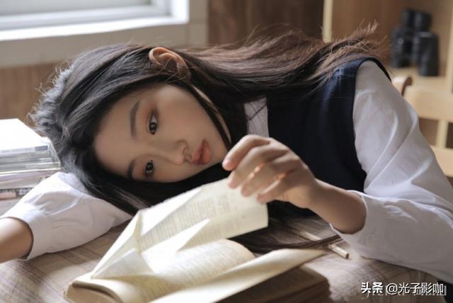 可爱清纯氧气美女学生妹制服俏丽个人写真图片