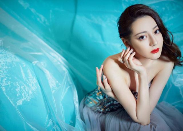 盘点2022十大人气女星，杨幂仅排第二，刘亦菲意外上榜