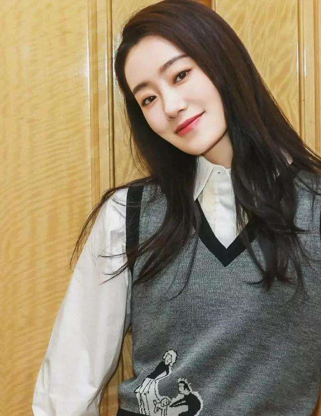 盘点2022十大人气女星，杨幂仅排第二，刘亦菲意外上榜