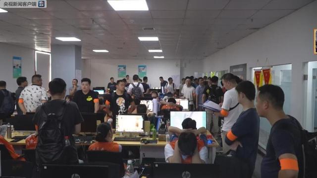 美女拉你玩充值游戏？都是“抠脚大汉”！——上海警方起底200多人交友诈骗团伙