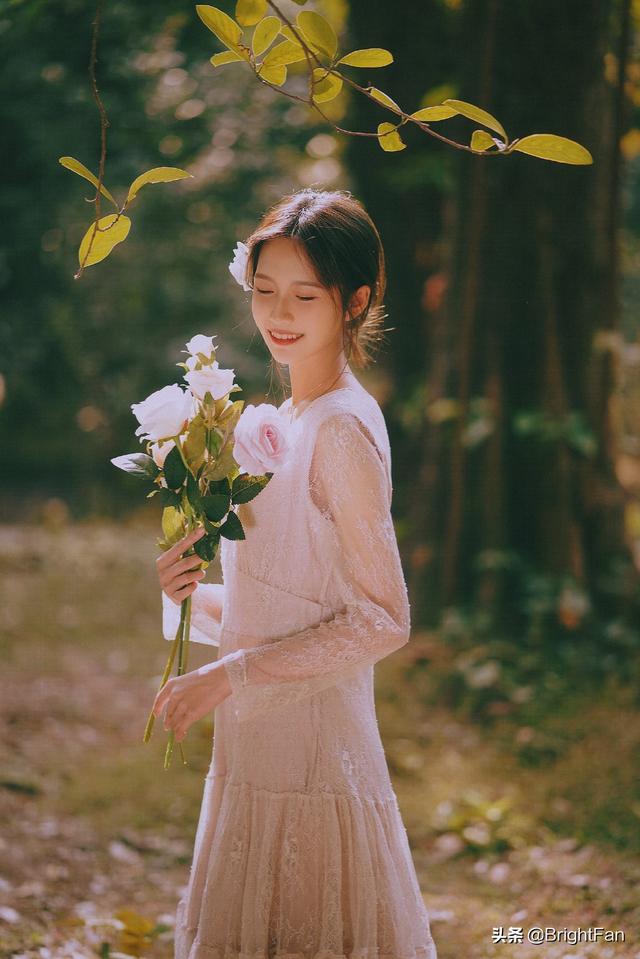 极品美女白皙性感撩人唯美写真图片