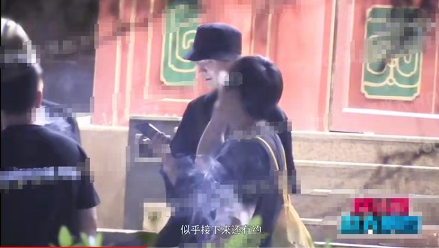 27岁赵志伟恋情曝光？与女子当街甜蜜拥吻，女方身材高挑气质佳