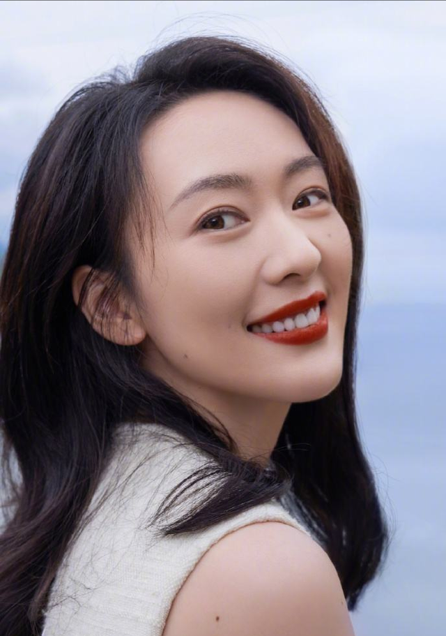 盘点2022十大人气女星，杨幂仅排第二，刘亦菲意外上榜