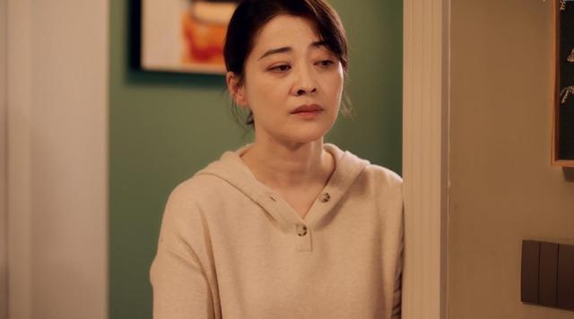 蜂腰美背、酥胸长腿，8位开年爆火的“半老徐娘”，越老越有韵味