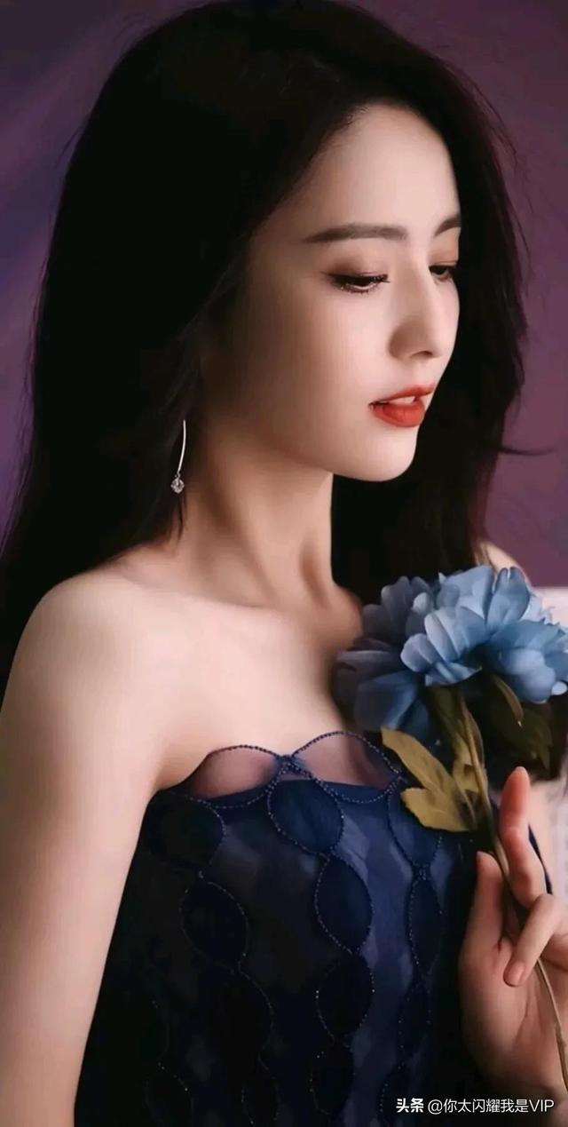 美女如画，高清壁纸供您欣赏