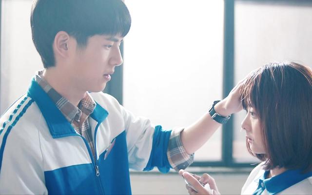 盘点2022十大人气女星，杨幂仅排第二，刘亦菲意外上榜