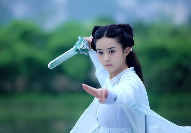 盘点2022十大人气女星，杨幂仅排第二，刘亦菲意外上榜