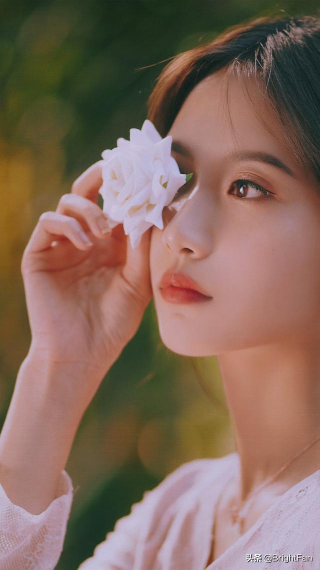 极品美女白皙性感撩人唯美写真图片