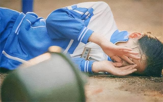 21年上海14岁女孩跳楼而亡,1500字遗书催人泪下:求你们放过我!