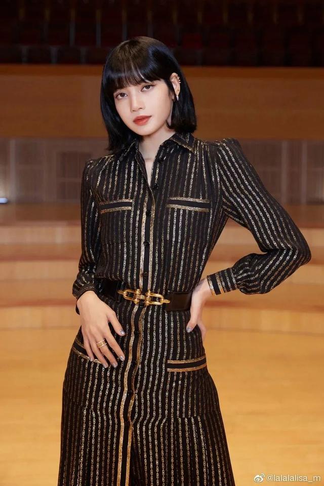 Lisa、Jennie这些充满魅力的娃娃脸女生，到底是怎么化妆的？