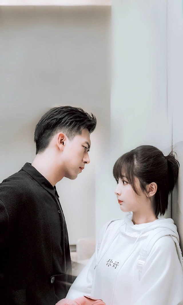 盘点2022十大人气女星，杨幂仅排第二，刘亦菲意外上榜