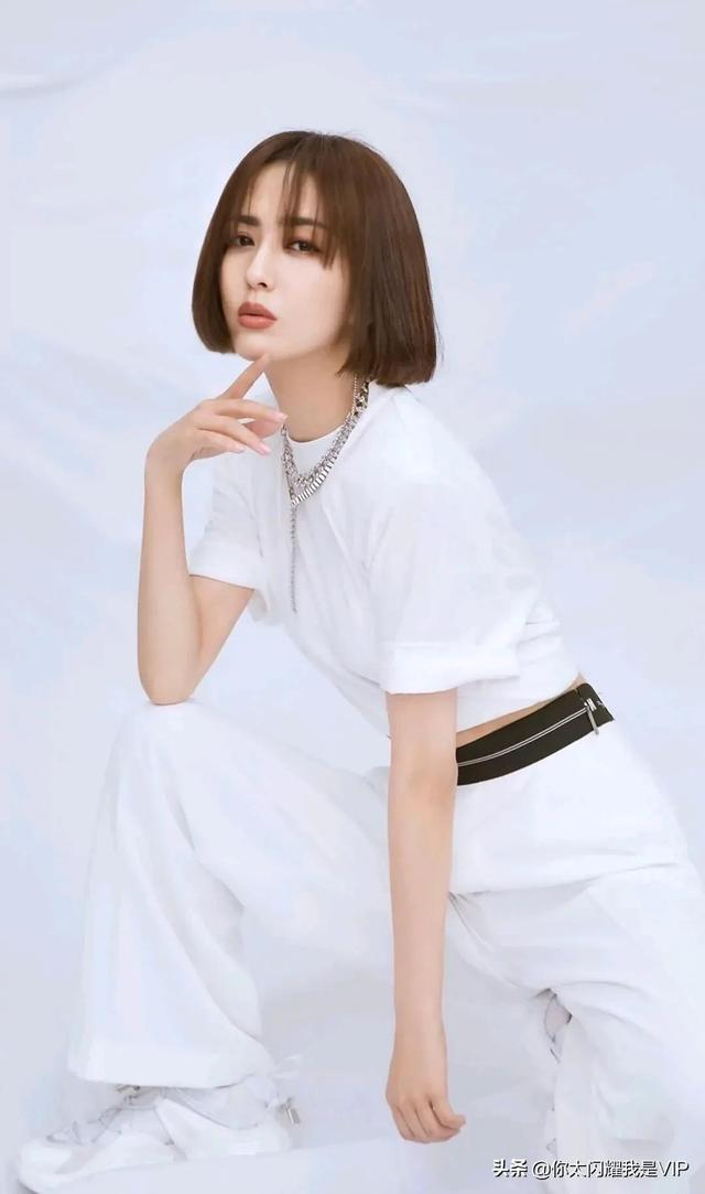 美女如画，高清壁纸供您欣赏