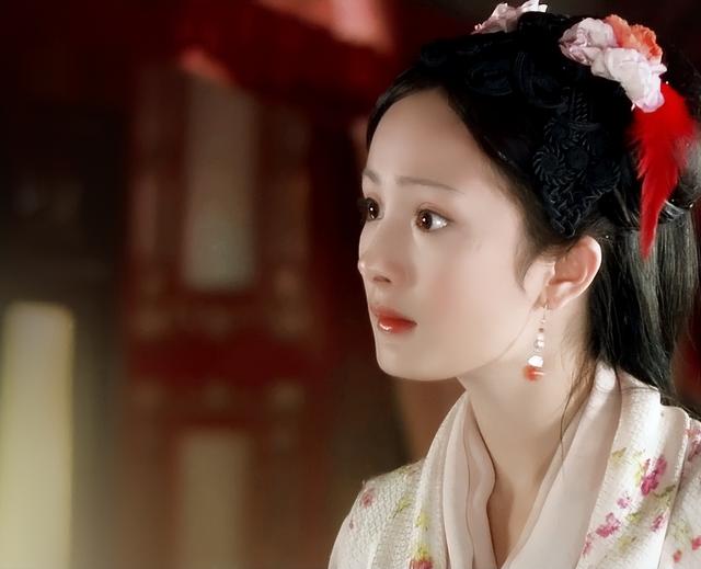 盘点2022十大人气女星，杨幂仅排第二，刘亦菲意外上榜