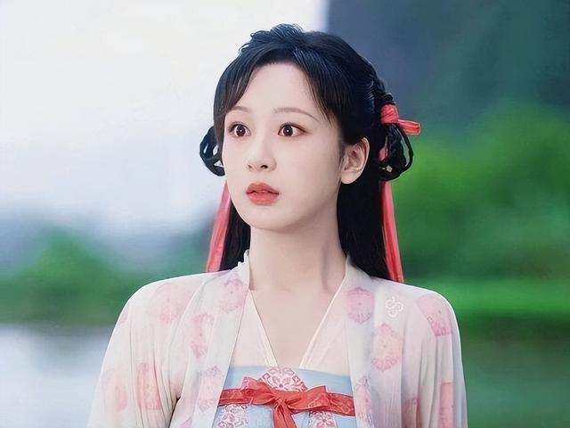 盘点2022十大人气女星，杨幂仅排第二，刘亦菲意外上榜