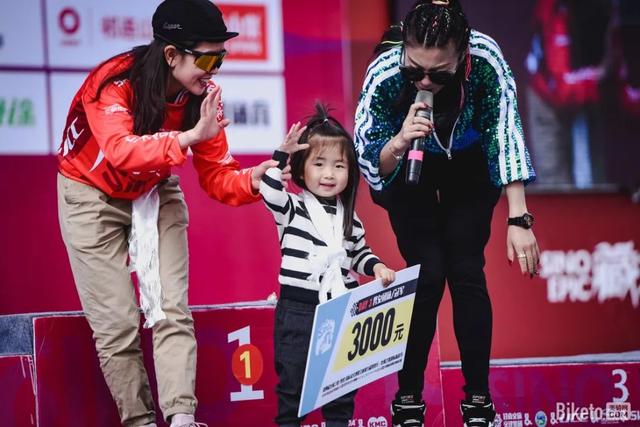 单车美女丨亚洲首位EPIC女王张曦浠