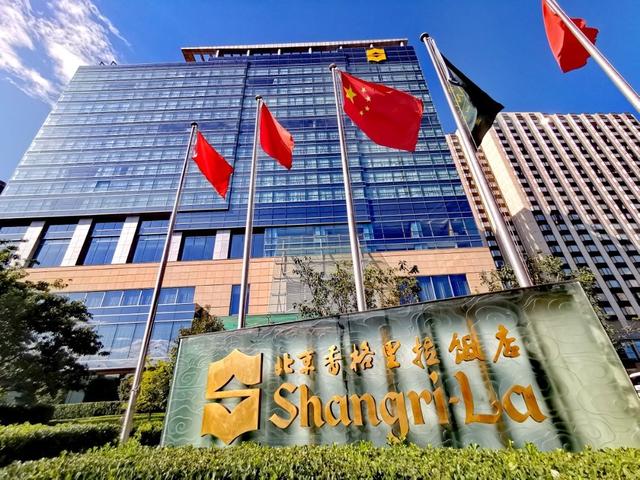 迪拜“最美公主”萨拉玛：靠美貌生活奢靡，却沦为生育工具？