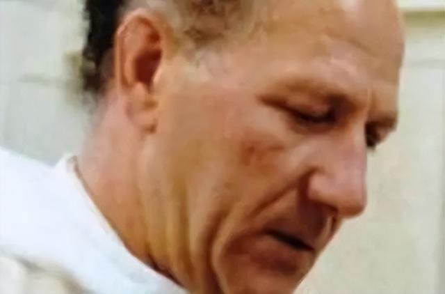 人面兽心！神父在1992年性侵了一家5姐妹，最小的妹妹才18个月